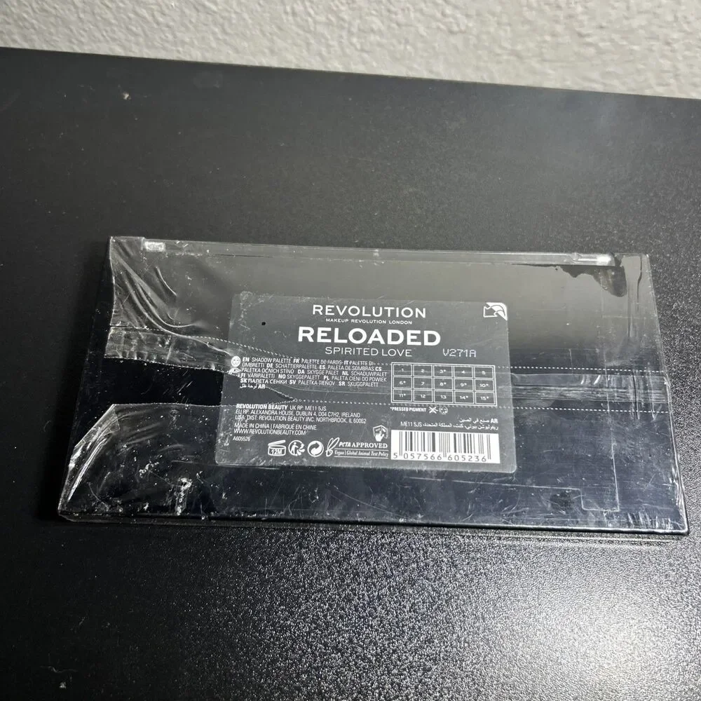 Revolution Reloaded Sugar Pie 15 Eyeshadow Palette New